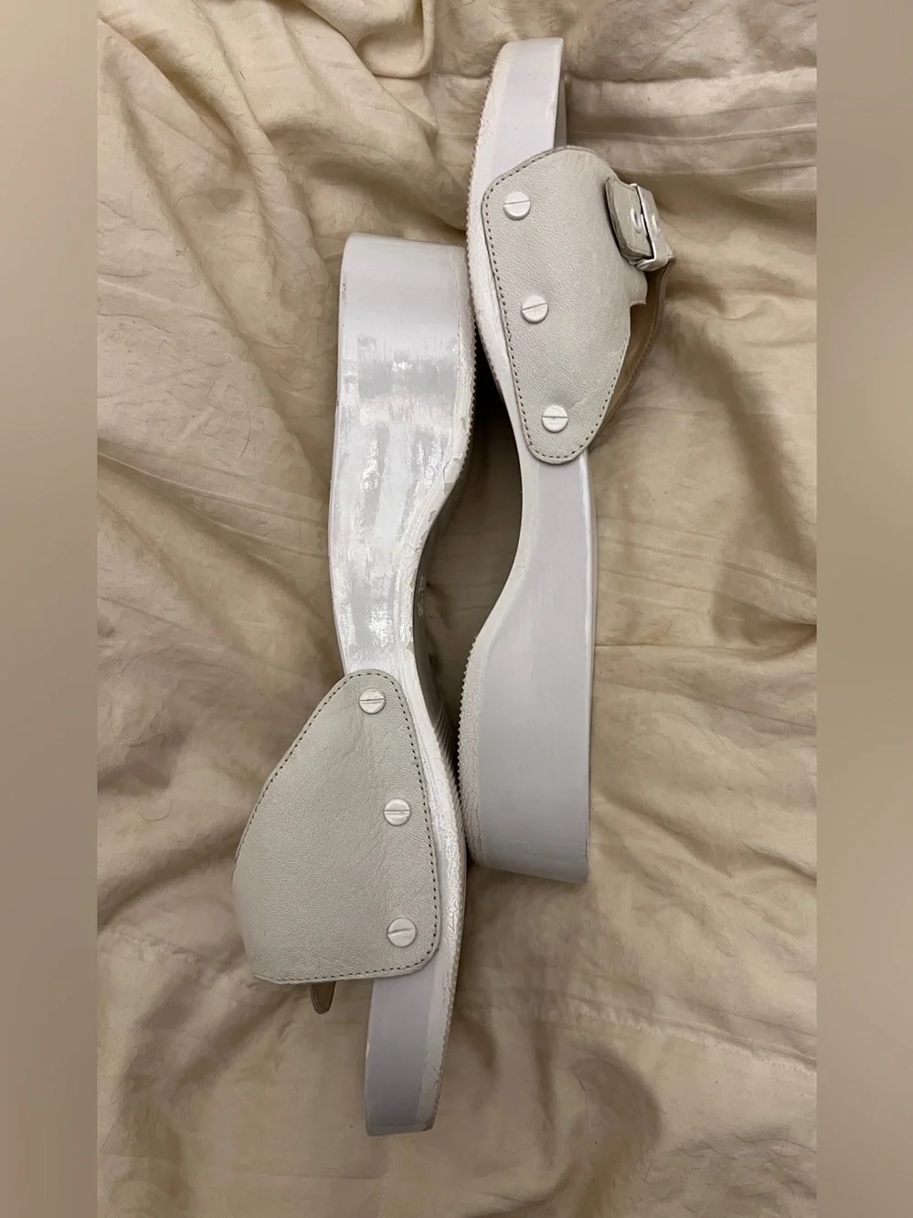 DR. SCHOLL’s white sandals 9